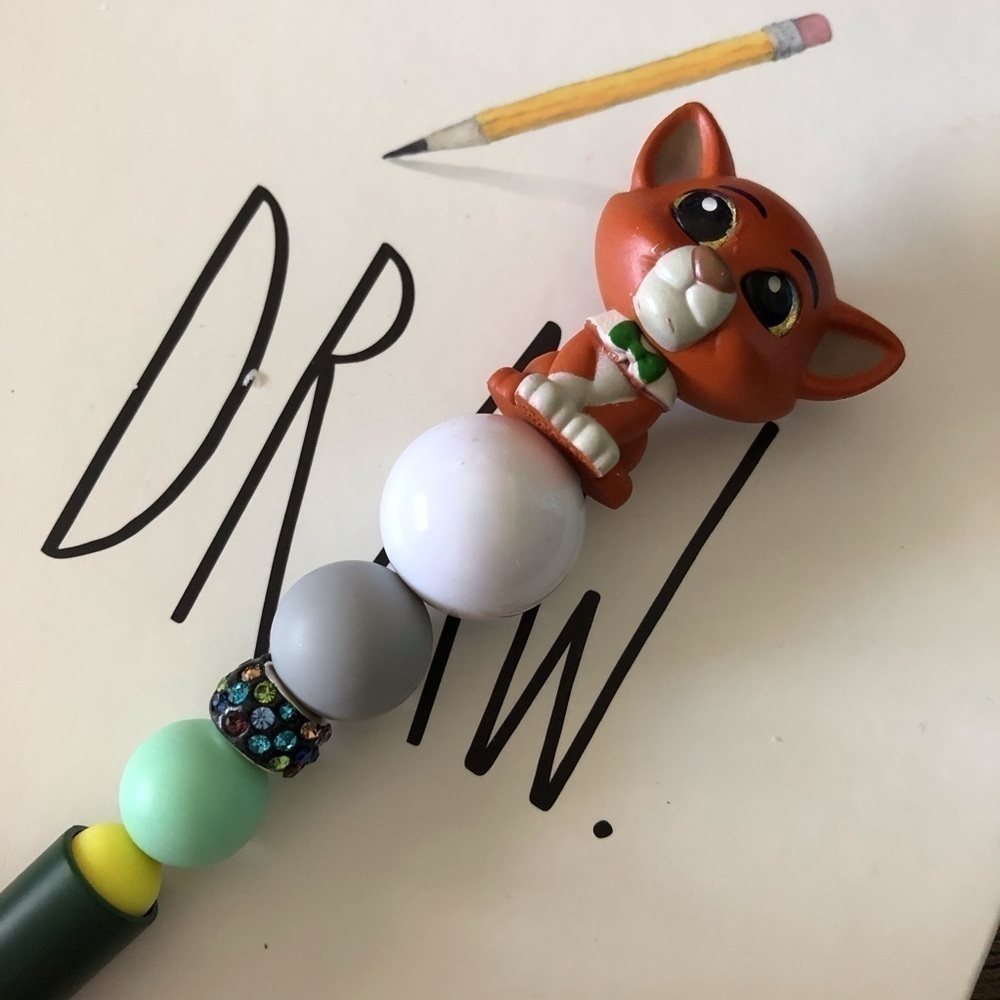 Disney Doorables: Aristocats: Thomas O'Malley handmade beaded pen